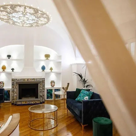 Hostunia * أوستوني