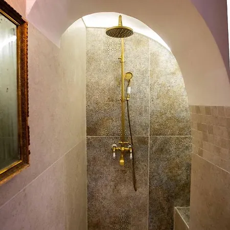 Hostunia أوستوني