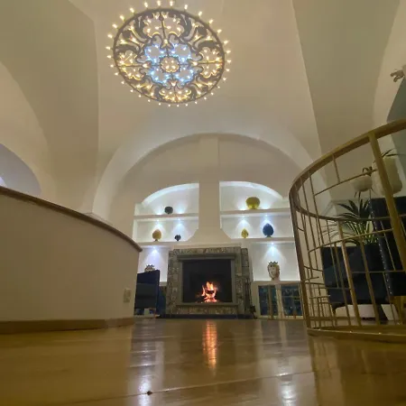 Hostunia * أوستوني